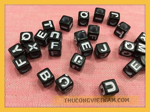 Chữ nhựa vuông đen nét trắng